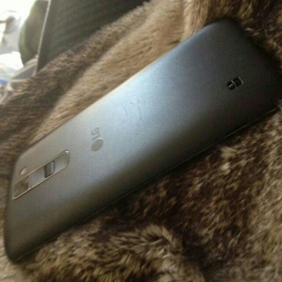 Phone - Picture 4 of 5